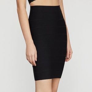 BCBGMAXAZRIA ALEXA BANDAGE SKIRT IN BLACK / SIZE S